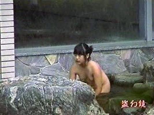 [676 Mo] ZIPANG-1 / Naturisme japonais - caméra cachée dans un bain public-1 [Voyeur Bath, DVDRip]