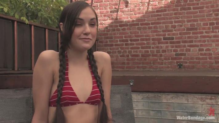 [945 MB] [Waterbondage.com / kink.com] Sasha Grey (Sasha Grey Bonus Update! / 00.12.2007) [2007, BDSM, Bondage, Hardcore, Domination, HDRip, 720p]