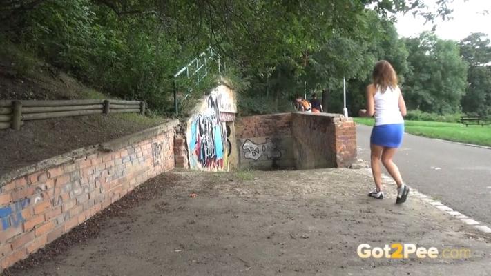 [2.56 ГБ] [GOT2PEE.com] 77 Rollers [2014, Teens, Pissing, Outdoor, 720p]