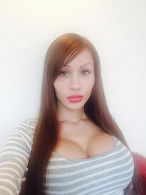 [253 МБ] [Shemale-Club.com] Kimberlee / При участии: Kimberlee (21.05.2015) [2015, Shemale, Tranny, Solo, Posing, Masturbation, 720p, SiteRip]