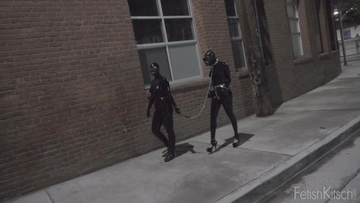 [1.06 GB] [fetishkitsch.com] Nenetl Avril, Miss Kitsch - Out for A Walk / for a walk [28-12-2015, Fetish, Latex, Rubber, 1080p, SiteRip]