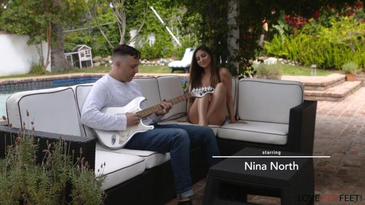 [1,17 Go] [Loveherfeet.com] Nina North (J'aimerais pouvoir avoir la fille de Benji) [2017, Sexe hétéro, BJ, Léchage de chatte, Sucer les pieds, Fétichisme des pieds, Footjob, 720p]