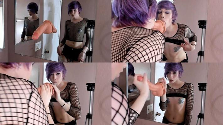 [587 MB] [Manyvids.com] Ecchievement / Mirror Blowjob (19. Juni 2018) [2018, Shemale, Crossdresser, Solo, Blowjob, Handjob, Dildo, Deep Throat, Piercing, 1080p, CamRip]