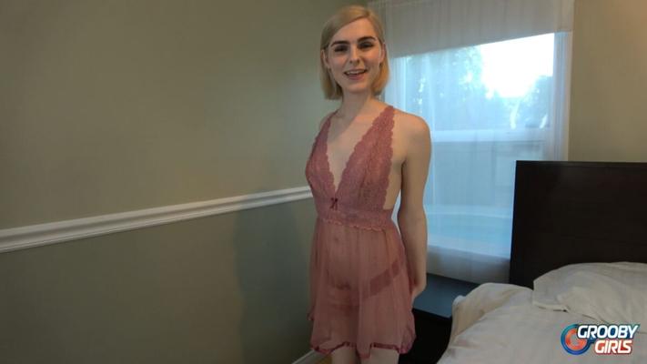 [629 MB] [Tgirls.xxx] ELLA HOLLYWOOD CUMS! (15 Mar 2019) [2019, Shemale, Solo, Pierced Nipples, 720p, SiteRip]