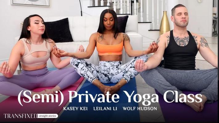 [2,7 GB] Wolf Hudson, Kasey Kei, Leilani Li ((clase de yoga semiprivada)