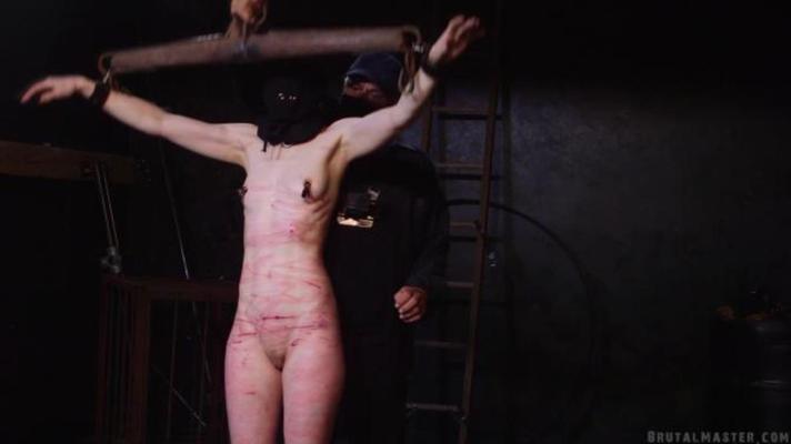 [3,25 GB] Tramp Bullwhipped For The First Time (brutalmaster.com)